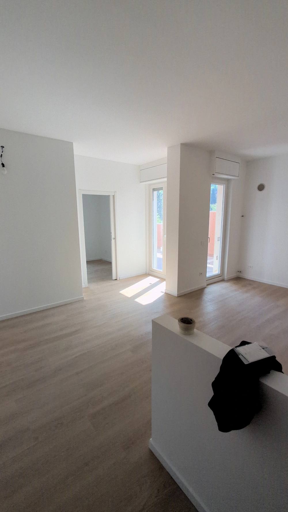 Appartamento ristrutturato a Varese Masnago: zona giorno luminosa